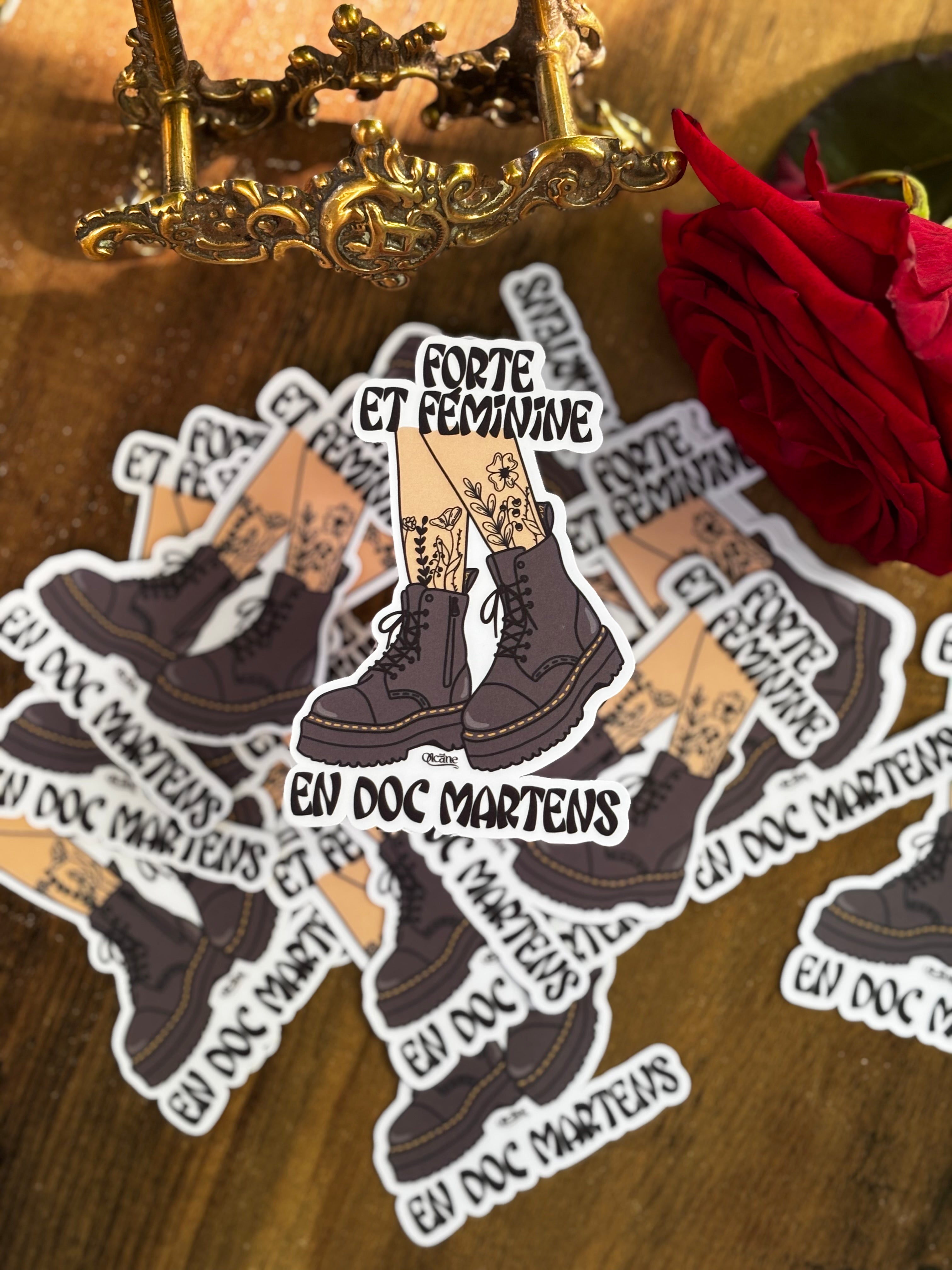 Sticker Forte et Féminine en Doc Martens